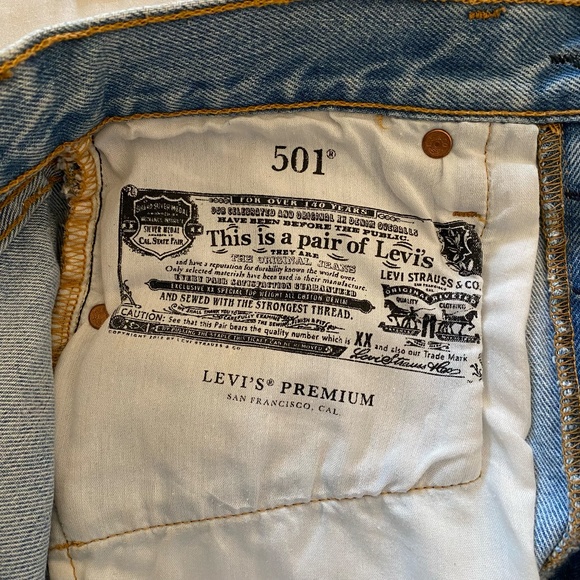 LEVIS RIPPED DENIM SHORTS - Picture 4 of 8